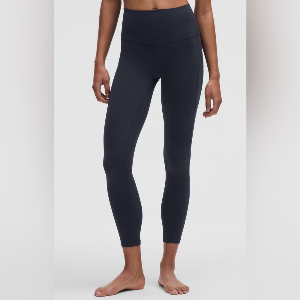 Lululemon Align Navy 25” with pockets!